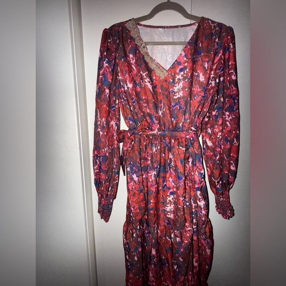 Dresses & Skirts - NWOT Floral Red and Blue Women's Dress